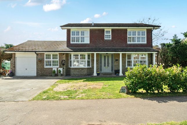 4 bed property, in The Glade, £900,000