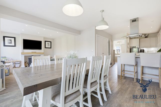 6 bed property, in Centenary Way, £725,000