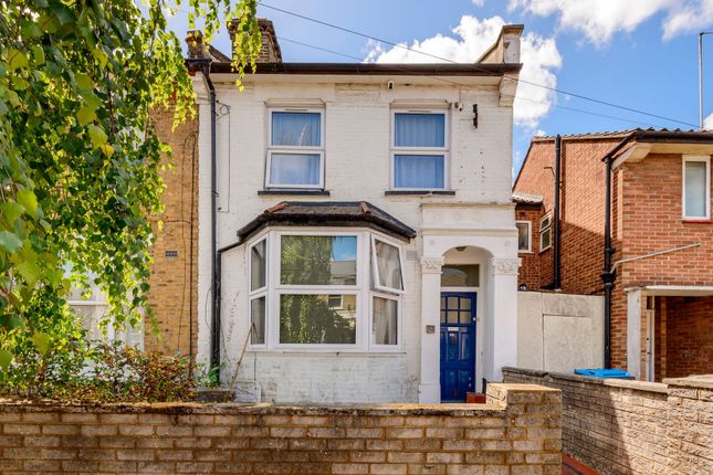 3 bed property, in Buckingham Road, £740,000