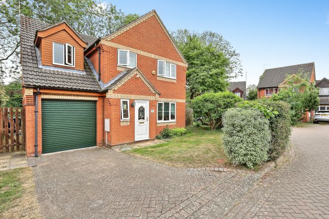4 bed property, in Sycamore Close, £700,000