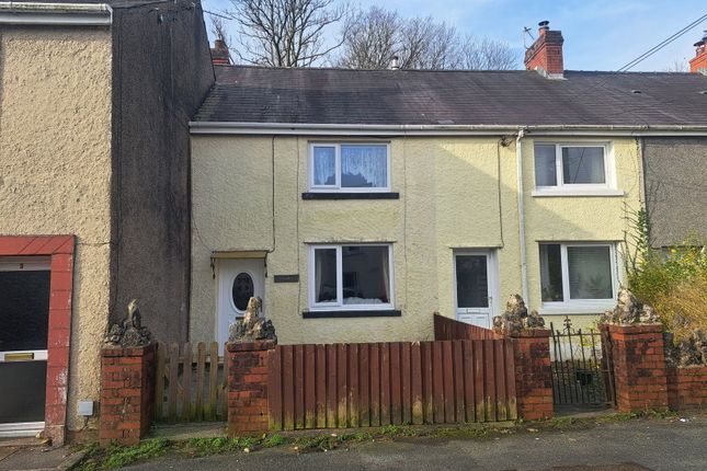 2 bed property, in Station Road, £90,000