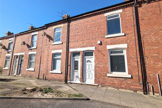 2 bed property, in Chelmsford Street, £80,000