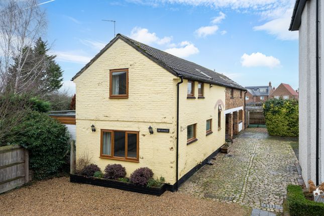 4 bed property, in Aylesbury Road, £725,000