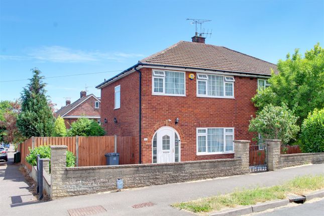 3 bed property, in Sherwood Avenue, £699,950