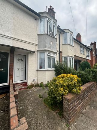 3 bed property, in Derinton Road, £535,000
