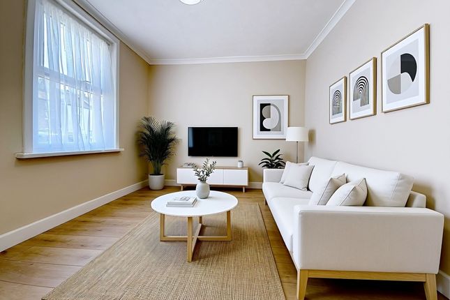 2 bed property, in Sutcliffe Road, £410,000