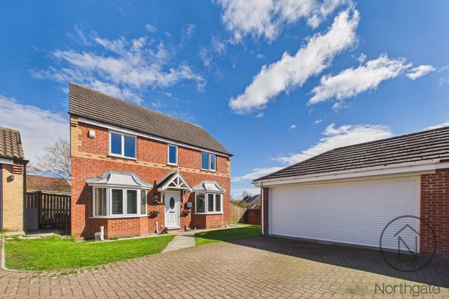 4 bed property, in Patenson Court, £290,000
