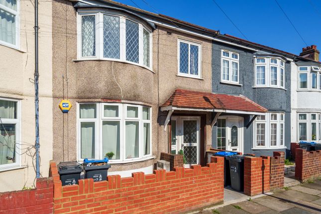 2 bed property, in Ashtree Avenue, £285,000