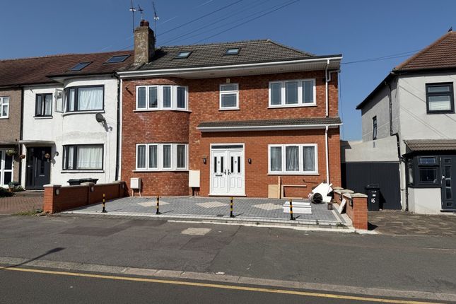 4 bed property, in 18 Leyswood Drive, £950,000