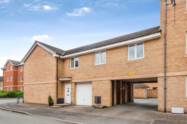 1 bed property, in Padstow Road, £160,000