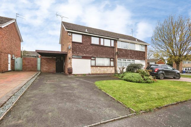 3 bed property, in Clyde Mews, £240,000