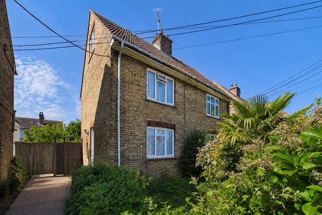 3 bed property, in Priory Place, £265,000