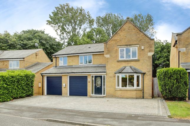 5 bed property, in Wimpole Close, £475,000