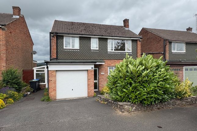 3 bed property, in Peak View Drive, £325,000