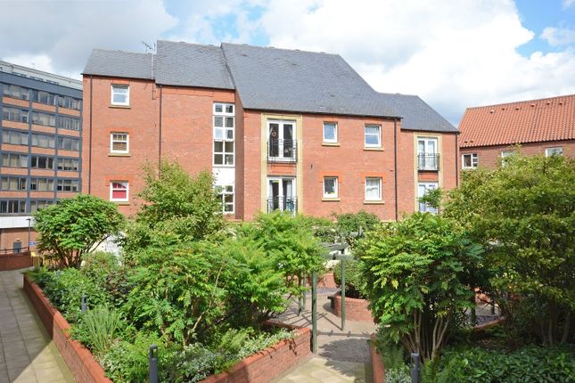 2 bed property, in Strand House, £170,000
