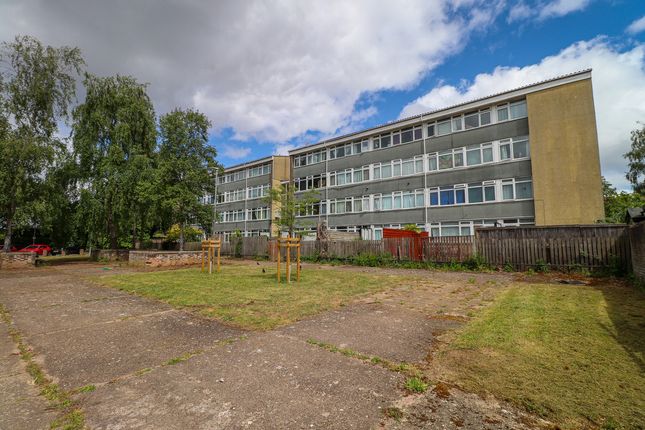 3 bed property, in Northfields, £175,000