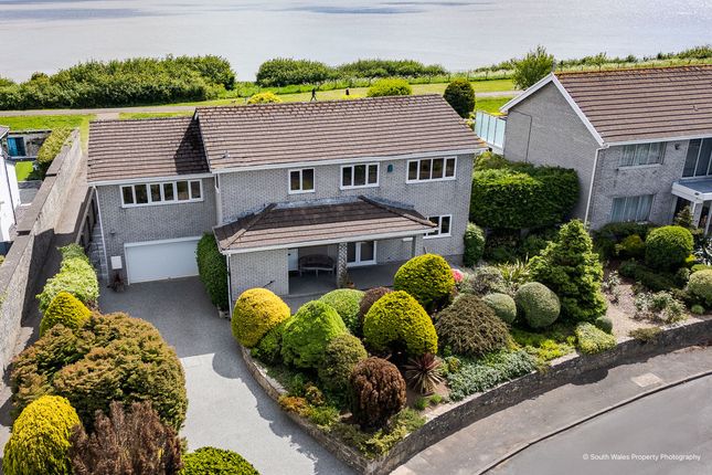5 bed property, in The Paddocks, £1,395,000