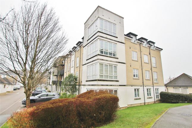 2 bed property, in Tudor Way, £235,000