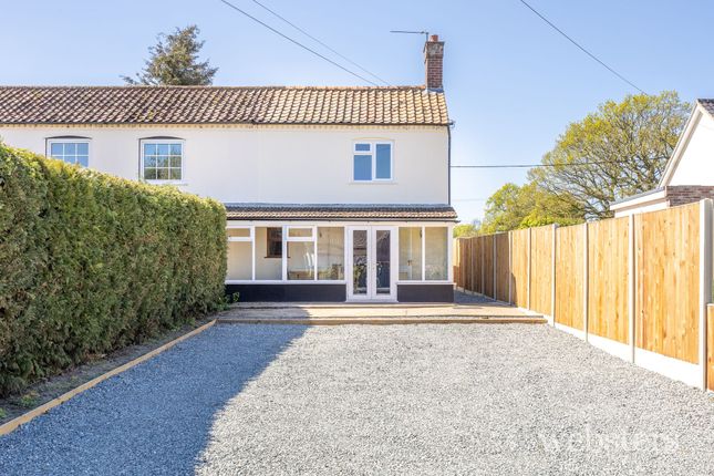 2 bed property, in Brands Lane, £260,000