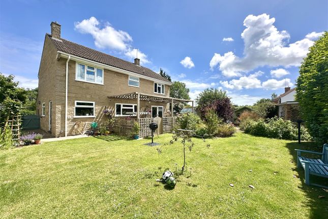 4 bed property, in Newbery Lane, £520,000