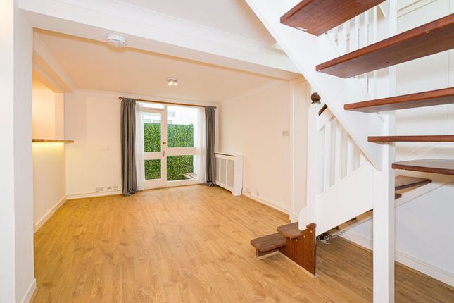 5 bed property, in Aylesford St, £1,100,000