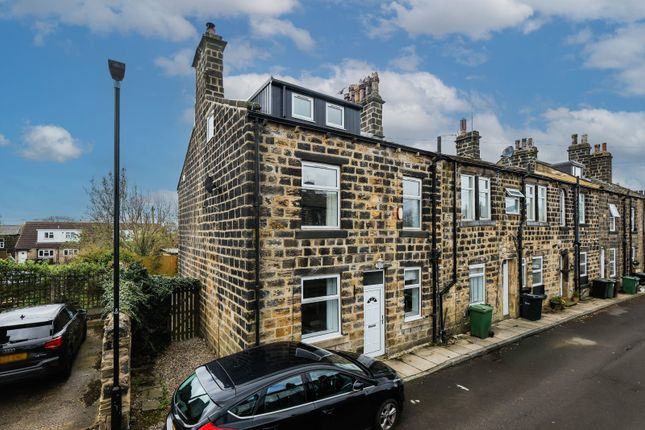 2 bed property, in Football, £200,000