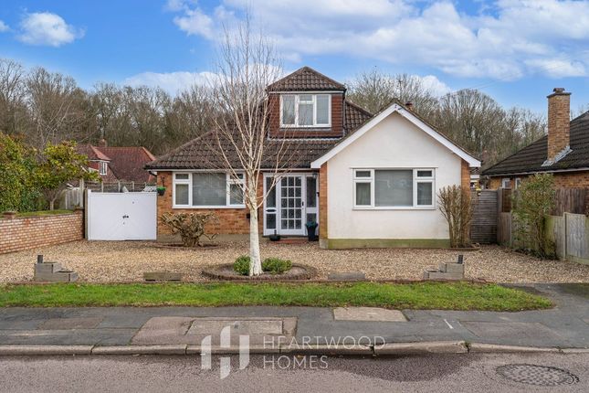 5 bed property, in Bucknalls Drive, £800,000