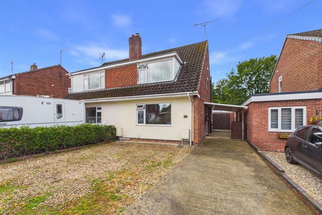 3 bed property, in Ridgemount Close, £330,000