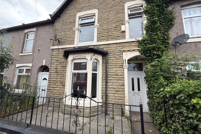 3 bed property, in High Street, £155,000