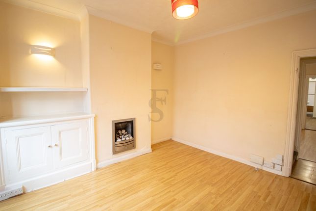3 bed property, in Spencer Street, £210,000