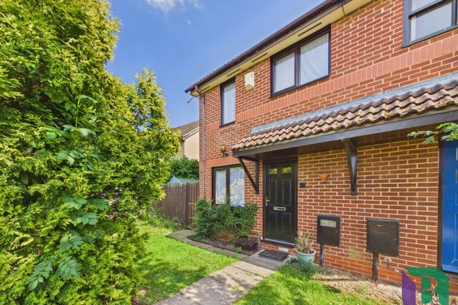 2 bed property, in Boxberry Gardens, £280,000