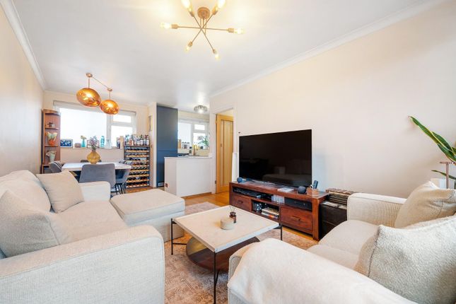2 bed property, in St. Matthew's Road SW2, £400,000