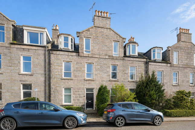 1 bed property, in Richmond Terrace, £52,000