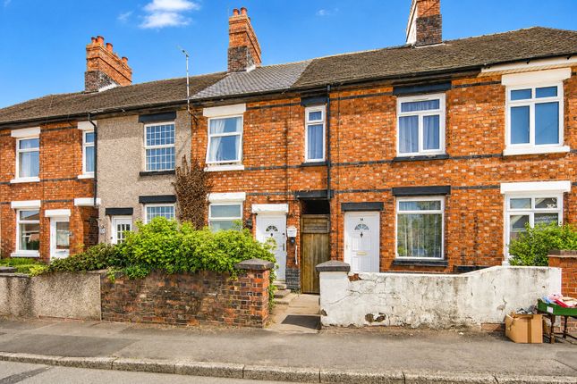 2 bed property, in Atherstone Road, £200,000