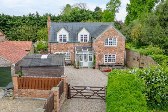 4 bed property, in Wetherby Road, £600,000