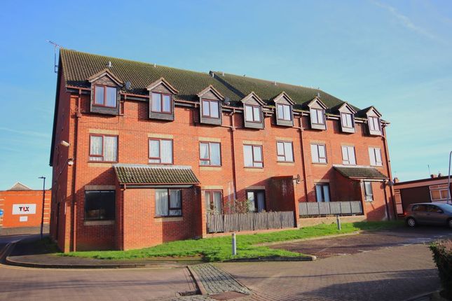 1 bed property, in Flat 8 Denbeigh House, £60,000