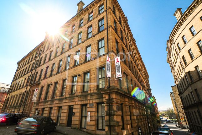 1 bed property, in Vicar Lane, £470,000
