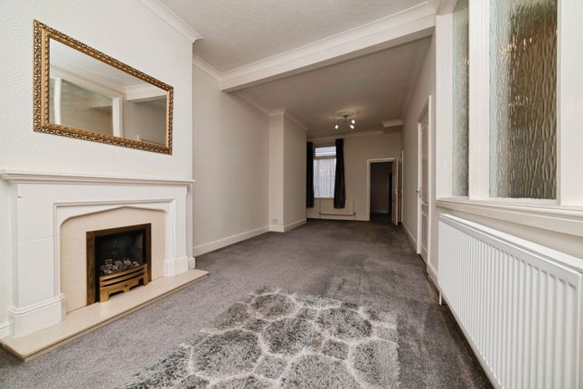 3 bed property, in Queensgate Street, £95,000