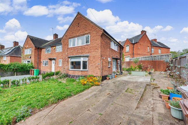 3 bed property, in Denewood Crescent, £215,000