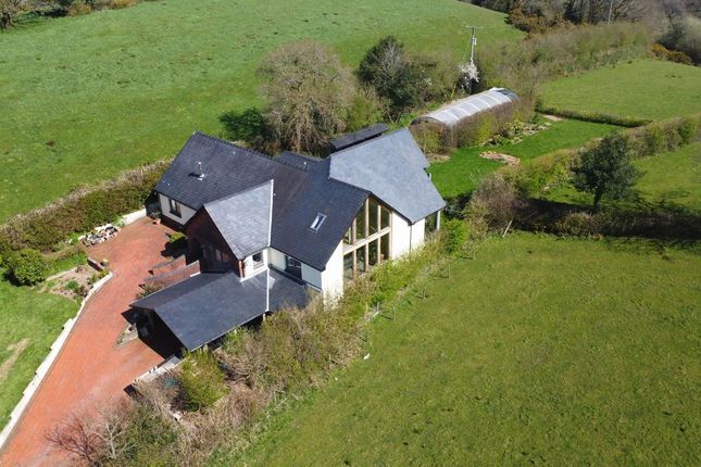 6 bed property, in Cefn Abbey, £750,000