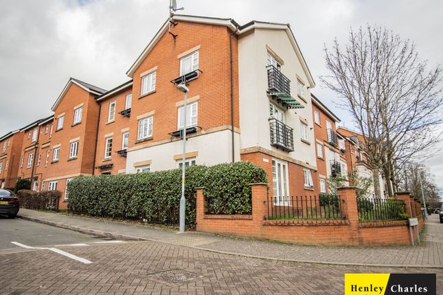 2 bed property, in Tower Road, £120,000