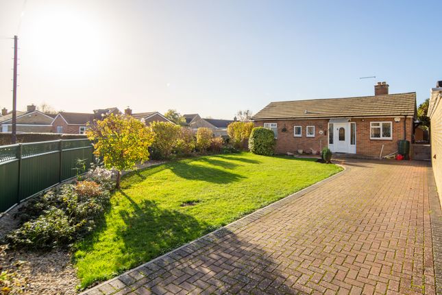 2 bed property, in Almond Road, £365,000