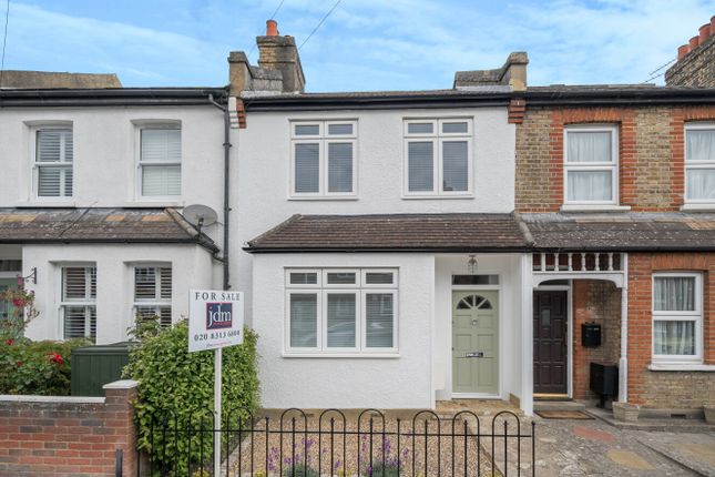 3 bed property, in Victoria Road, £550,000