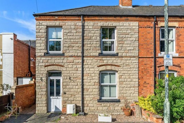 3 bed property, in Worcester Road, £140,000
