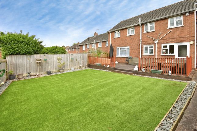 2 bed property, in Leypark Crescent, £190,000