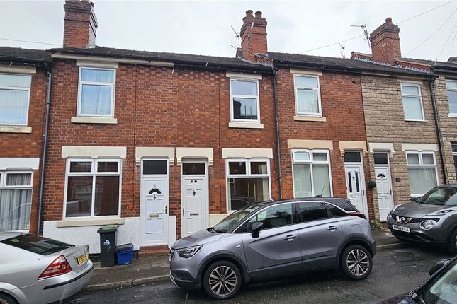 2 bed property, in Clare Street, £90,000