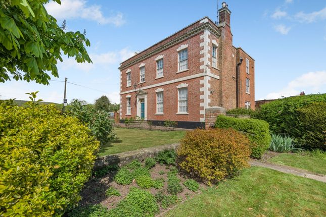 8 bed property, in Broadoak, £695,000