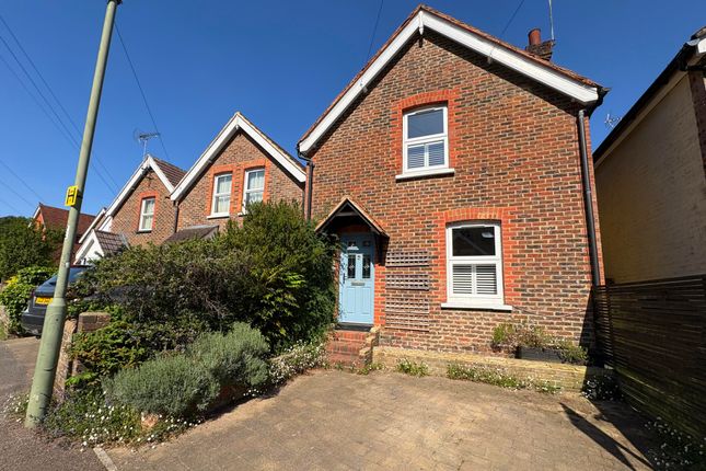 2 bed property, in Lion Lane, £450,000
