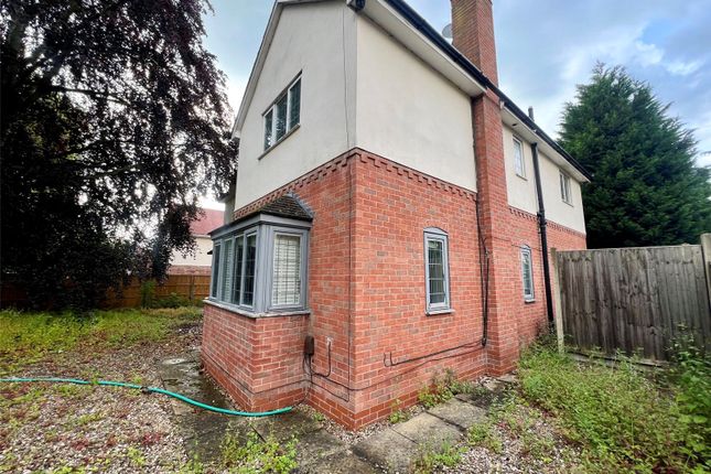 4 bed property, in Main Street, £550,000
