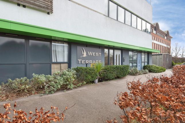 2 bed property, in Kings Road, £225,000